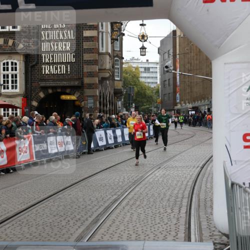 05.10.2025 - 20. swb-Marathon Bremen Yannick Fuchs http://msf.ph/oto/9248961 05.10.2025 11:13:01 Ziel 9203, 10186, 11252 meine-sportfotos.de