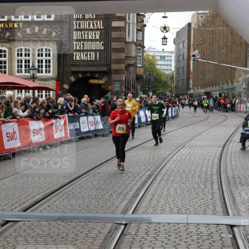 05.10.2025 - 20. swb-Marathon Bremen Yannick Fuchs http://msf.ph/oto/9249031 05.10.2025 11:13:04 Ziel 9203, 10186, 11118, 11252 meine-sportfotos.de