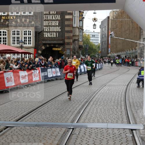 05.10.2025 - 20. swb-Marathon Bremen Yannick Fuchs http://msf.ph/oto/9249042 05.10.2025 11:13:04 Ziel 9203, 10186, 11118, 11252 meine-sportfotos.de