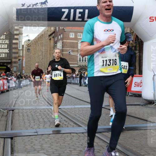 05.10.2025 - 20. swb-Marathon Bremen Yannick Fuchs http://msf.ph/oto/9249046 05.10.2025 10:44:13 Ziel 9614, 9919, 10351, 10649, 10652, 10780, 11316, 11503 meine-sportfotos.de