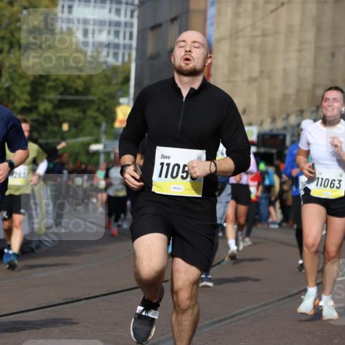 05.10.2025 - 20. swb-Marathon Bremen Strokosch-Dieckow http://msf.ph/oto/9249052 05.10.2025 11:00:14 Ziel 7177, 9495, 9672, 10345, 10406, 10492, 10889, 10919, 10985, 11050, 11063, 11263, 11424, 11699, 11713 meine-sportfotos.de