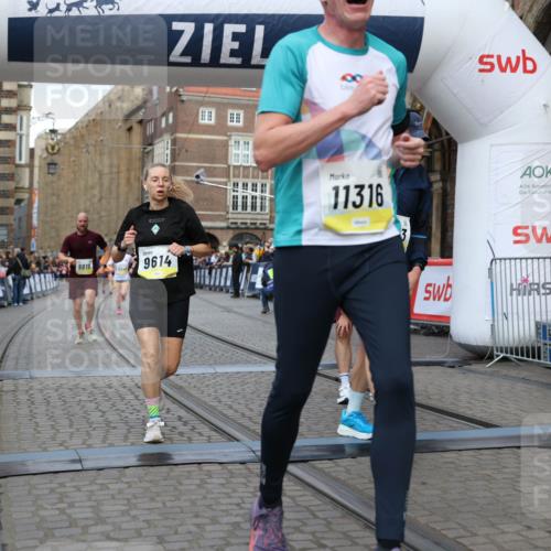 05.10.2025 - 20. swb-Marathon Bremen Yannick Fuchs http://msf.ph/oto/9249057 05.10.2025 10:44:13 Ziel 9614, 9919, 10351, 10649, 10652, 10780, 11316, 11503 meine-sportfotos.de