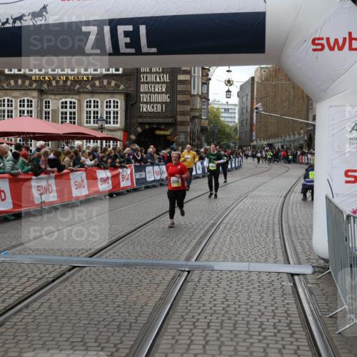 05.10.2025 - 20. swb-Marathon Bremen Yannick Fuchs http://msf.ph/oto/9249069 05.10.2025 11:13:05 Ziel 9203, 10041, 11118, 11252 meine-sportfotos.de