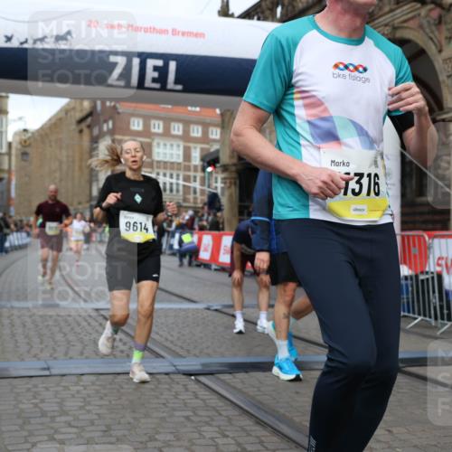 05.10.2025 - 20. swb-Marathon Bremen Yannick Fuchs http://msf.ph/oto/9249078 05.10.2025 10:44:14 Ziel 9614, 9919, 10351, 10649, 10652, 10780, 11316, 11503, 11645 meine-sportfotos.de