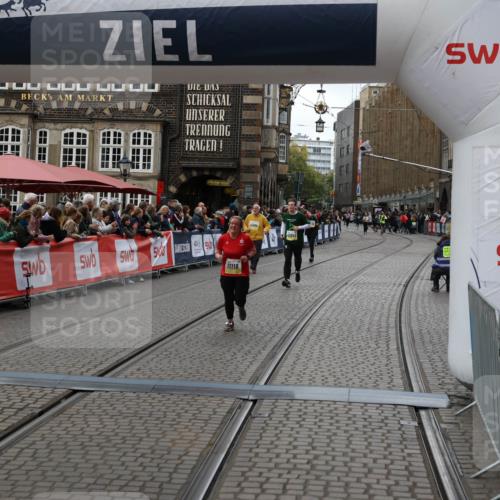 05.10.2025 - 20. swb-Marathon Bremen Yannick Fuchs http://msf.ph/oto/9249094 05.10.2025 11:13:05 Ziel 9203, 10041, 11118, 11252 meine-sportfotos.de