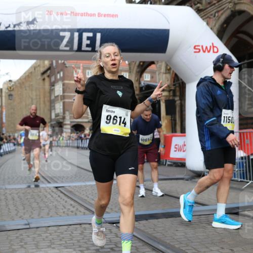05.10.2025 - 20. swb-Marathon Bremen Yannick Fuchs http://msf.ph/oto/9249099 05.10.2025 10:44:14 Ziel 9614, 9919, 10351, 10649, 10652, 10780, 11316, 11503, 11645 meine-sportfotos.de