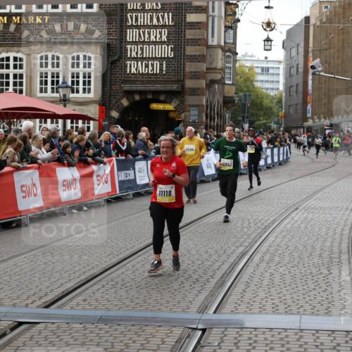 05.10.2025 - 20. swb-Marathon Bremen Yannick Fuchs http://msf.ph/oto/9249102 05.10.2025 11:13:05 Ziel 9203, 10041, 11118, 11252 meine-sportfotos.de