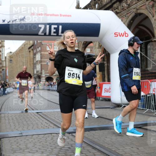 05.10.2025 - 20. swb-Marathon Bremen Yannick Fuchs http://msf.ph/oto/9249107 05.10.2025 10:44:14 Ziel 9614, 9919, 10351, 10649, 10652, 10780, 11316, 11503, 11645 meine-sportfotos.de