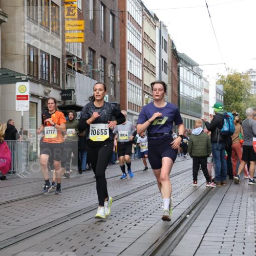 05.10.2025 - 20. swb-Marathon Bremen Strokosch-Dieckow http://msf.ph/oto/9249131 05.10.2025 10:53:09 Ziel 7193, 7251, 9238, 9263, 9461, 9464, 9539, 9569, 9717, 9868, 9956, 9957, 10057, 10302, 10310, 10317, 10335, 10369, 10468, 10642, 10655, 10806, 10925, 10934, 10993, 11046, 11174, 11175, 11246, 11510, 11545, 11616, 11716, 7193, 7251, 9238, 9263, 9461, 9464, 9539, 9569, 9717, 9868, 9956, 9957, 10057, 10302, 10310, 10317, 10335, 10369, 10468, 10642, 10655, 10806, 10925, 10934, 10993, 11046, 11174, 11246 meine-sportfotos.de
