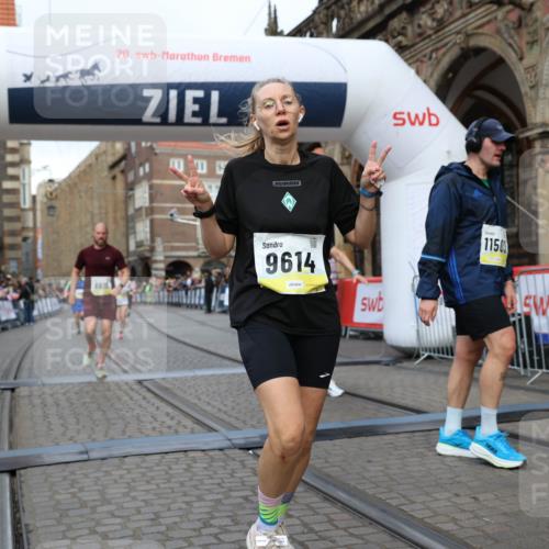 05.10.2025 - 20. swb-Marathon Bremen Yannick Fuchs http://msf.ph/oto/9249135 05.10.2025 10:44:15 Ziel 9614, 9919, 10351, 10649, 10652, 10780, 11316, 11503, 11645, 11648 meine-sportfotos.de