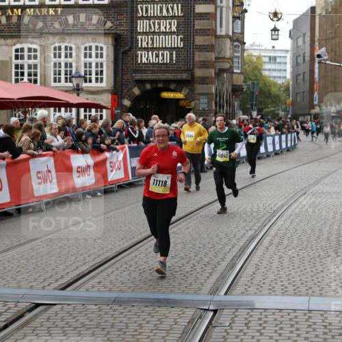 05.10.2025 - 20. swb-Marathon Bremen Yannick Fuchs http://msf.ph/oto/9249155 05.10.2025 11:13:06 Ziel 10041, 11118 meine-sportfotos.de