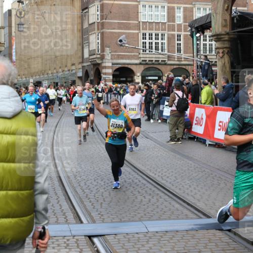 05.10.2025 - 20. swb-Marathon Bremen Yannick Fuchs http://msf.ph/oto/9249187 05.10.2025 10:53:14 Ziel 9650, 9703, 10064, 10128, 10349, 10466, 10539, 11259, 11300, 11398, 11411, 11450 meine-sportfotos.de