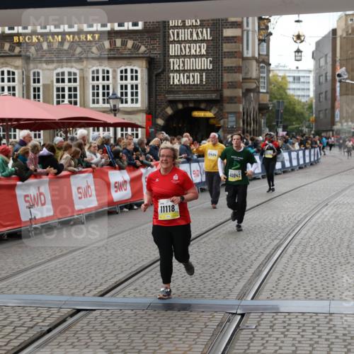 05.10.2025 - 20. swb-Marathon Bremen Yannick Fuchs http://msf.ph/oto/9249192 05.10.2025 11:13:06 Ziel 10041, 11118 meine-sportfotos.de