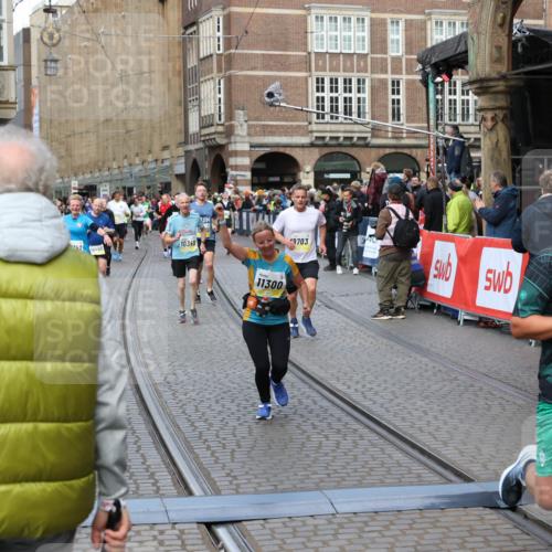 05.10.2025 - 20. swb-Marathon Bremen Yannick Fuchs http://msf.ph/oto/9249194 05.10.2025 10:53:14 Ziel 9650, 9703, 10064, 10128, 10349, 10466, 10539, 11259, 11300, 11398, 11411, 11450 meine-sportfotos.de
