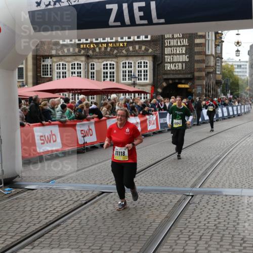 05.10.2025 - 20. swb-Marathon Bremen Yannick Fuchs http://msf.ph/oto/9249243 05.10.2025 11:13:07 Ziel 10041, 11118 meine-sportfotos.de