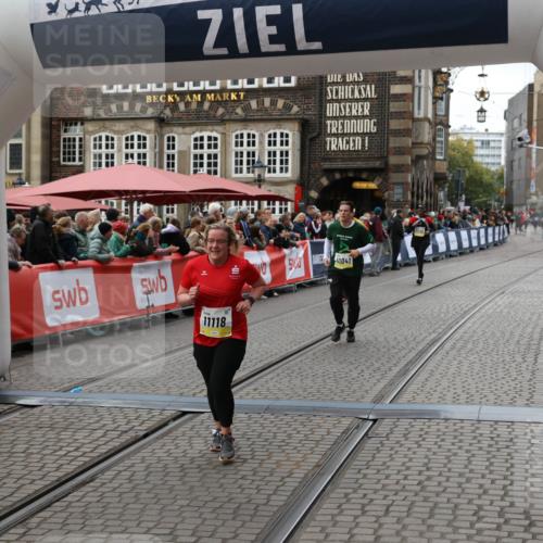 05.10.2025 - 20. swb-Marathon Bremen Yannick Fuchs http://msf.ph/oto/9249263 05.10.2025 11:13:07 Ziel 10041, 11118 meine-sportfotos.de