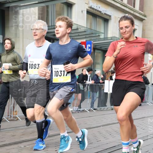 05.10.2025 - 20. swb-Marathon Bremen Strokosch-Dieckow http://msf.ph/oto/9249270 05.10.2025 10:53:13 Ziel 7193, 7251, 9238, 9263, 9461, 9464, 9539, 9569, 9717, 9868, 9934, 9957, 10020, 10057, 10302, 10310, 10317, 10335, 10369, 10468, 10642, 10655, 10906, 10925, 10934, 11046, 11174, 11246, 11545, 11616, 11716, 7193, 7251, 9238, 9263, 9461, 9464, 9539, 9569, 9717, 9868, 9934, 9957, 10020, 10057, 10302, 10310, 10317, 10335, 10369, 10468, 10642, 10655, 10906, 10925, 10934, 11046, 11174, 11246 meine-sportfotos.de
