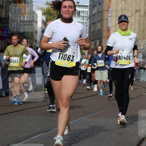 05.10.2025 - 20. swb-Marathon Bremen Strokosch-Dieckow http://msf.ph/oto/9249279 05.10.2025 11:00:18 Ziel 9495, 10067, 10406, 10492, 10504, 10794, 10985, 11063, 11263, 11424, 11699 meine-sportfotos.de
