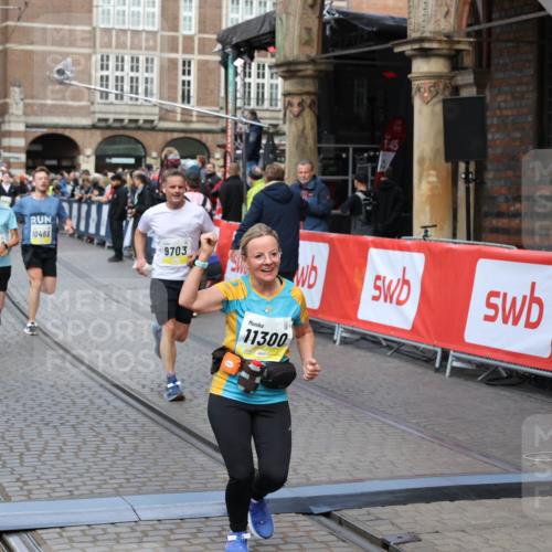 05.10.2025 - 20. swb-Marathon Bremen Yannick Fuchs http://msf.ph/oto/9249290 05.10.2025 10:53:15 Ziel 9449, 9650, 9703, 10128, 10242, 10349, 10466, 10539, 11259, 11300, 11398, 11411, 11450 meine-sportfotos.de