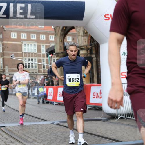 05.10.2025 - 20. swb-Marathon Bremen Yannick Fuchs http://msf.ph/oto/9249301 05.10.2025 10:44:17 Ziel 9614, 9919, 10348, 10351, 10649, 10652, 10780, 11316, 11503, 11645, 11648 meine-sportfotos.de