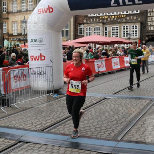 05.10.2025 - 20. swb-Marathon Bremen Yannick Fuchs http://msf.ph/oto/9249321 05.10.2025 11:13:08 Ziel 10041, 11118, 11494 meine-sportfotos.de