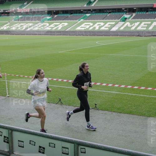 05.10.2025 - 20. swb-Marathon Bremen Michael Burmester http://msf.ph/oto/9249346 05.10.2025 10:39:41 Laufen im Stadion 7199, 7654, 7779, 7788, 7789, 7979, 9002, 9180, 9186, 9220, 9224, 9225, 9228, 9286, 9315, 9325, 9419, 9515, 9523, 9610, 9628, 9644, 9661, 9662, 9668, 9713, 9765, 9780, 9786, 9850, 9901, 9908, 9944, 9976, 9998, 10018, 10021, 10025, 10157, 10185, 10192, 10207, 10238, 10255, 10258, 10289, 10371, 10374, 10383, 10422, 10426, 10451, 10462, 10498, 10531, 10557, 10567, 10587, 10597, 10603, 10604, 10619, 10749, 9182, 9229, 9269, 9300, 9324, 9379, 9394 meine-sportfotos.de