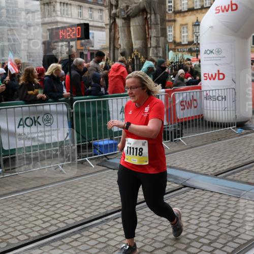 05.10.2025 - 20. swb-Marathon Bremen Yannick Fuchs http://msf.ph/oto/9249374 05.10.2025 11:13:09 Ziel 10041, 11118, 11494 meine-sportfotos.de