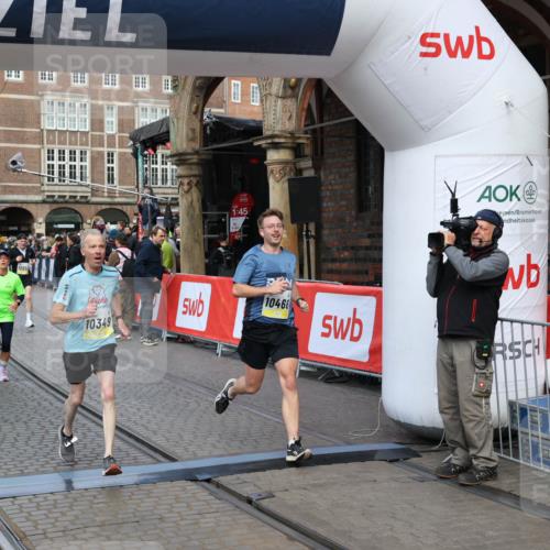 05.10.2025 - 20. swb-Marathon Bremen Yannick Fuchs http://msf.ph/oto/9249466 05.10.2025 10:53:17 Ziel 9449, 9650, 9703, 9834, 10128, 10242, 10349, 10460, 10466, 10539, 10958, 11259, 11300, 11377, 11411, 11512 meine-sportfotos.de