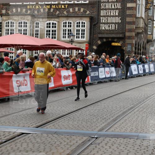 05.10.2025 - 20. swb-Marathon Bremen Yannick Fuchs http://msf.ph/oto/9249467 05.10.2025 11:13:11 Ziel 10041, 11118, 11170, 11494 meine-sportfotos.de