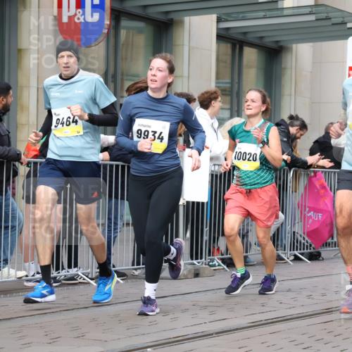 05.10.2025 - 20. swb-Marathon Bremen Strokosch-Dieckow http://msf.ph/oto/9249478 05.10.2025 10:53:23 Ziel 9238, 9456, 9461, 9464, 9494, 9569, 9701, 9934, 10020, 10046, 10310, 10416, 10616, 10642, 10696, 10906, 10925, 10966, 11046, 11141, 11246, 11383, 11445, 11533, 9238, 9456, 9461, 9464, 9494, 9569, 9701, 9934, 10020, 10046, 10310, 10416, 10616, 10642, 10696, 10906, 10925, 10966, 11046, 11141, 11246, 11383, 11445, 11533 meine-sportfotos.de