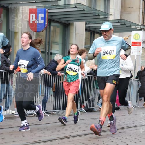 05.10.2025 - 20. swb-Marathon Bremen Strokosch-Dieckow http://msf.ph/oto/9249489 05.10.2025 10:53:23 Ziel 9238, 9456, 9461, 9464, 9494, 9569, 9701, 9934, 10020, 10046, 10310, 10416, 10616, 10642, 10696, 10906, 10925, 10966, 11046, 11141, 11246, 11383, 11445, 11533, 9238, 9456, 9461, 9464, 9494, 9569, 9701, 9934, 10020, 10046, 10310, 10416, 10616, 10642, 10696, 10906, 10925, 10966, 11046, 11141, 11246, 11383, 11445, 11533 meine-sportfotos.de