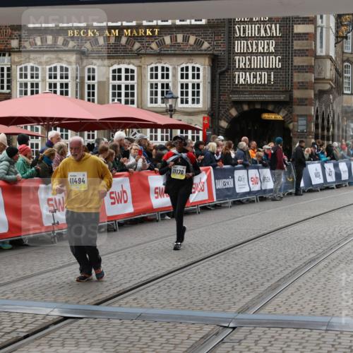 05.10.2025 - 20. swb-Marathon Bremen Yannick Fuchs http://msf.ph/oto/9249497 05.10.2025 11:13:11 Ziel 10041, 11118, 11170, 11494 meine-sportfotos.de