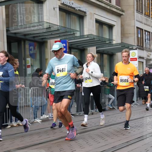 05.10.2025 - 20. swb-Marathon Bremen Strokosch-Dieckow http://msf.ph/oto/9249511 05.10.2025 10:53:24 Ziel 9238, 9456, 9461, 9464, 9494, 9569, 9701, 9934, 10020, 10046, 10310, 10416, 10484, 10616, 10642, 10696, 10906, 10925, 10966, 11046, 11141, 11246, 11383, 11445, 11533, 9238, 9456, 9461, 9464, 9494, 9569, 9701, 9934, 10020, 10046, 10310, 10416, 10484, 10616, 10642, 10696, 10906, 10925, 10966, 11046, 11141, 11246, 11383, 11445, 11533 meine-sportfotos.de