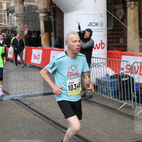 05.10.2025 - 20. swb-Marathon Bremen Yannick Fuchs http://msf.ph/oto/9249566 05.10.2025 10:53:19 Ziel 9449, 9703, 9834, 10128, 10242, 10349, 10460, 10466, 10958, 11300, 11377, 11512 meine-sportfotos.de