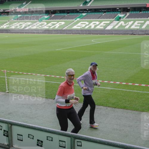 05.10.2025 - 20. swb-Marathon Bremen Michael Burmester http://msf.ph/oto/9249574 05.10.2025 10:39:48 Laufen im Stadion 7199, 7654, 7779, 7789, 7979, 9002, 9180, 9186, 9220, 9224, 9225, 9228, 9241, 9286, 9315, 9325, 9419, 9515, 9523, 9554, 9571, 9610, 9619, 9628, 9644, 9661, 9662, 9668, 9713, 9765, 9780, 9786, 9850, 9901, 9908, 9931, 9944, 9976, 10018, 10021, 10025, 10157, 10185, 10192, 10207, 10238, 10255, 10258, 10286, 10289, 10371, 10374, 10383, 10422, 10426, 10451, 10462, 10531, 10532, 10542, 10557, 10567, 10587, 10597, 10603, 10604, 10619, 10749, 9229, 9324, 9379 meine-sportfotos.de