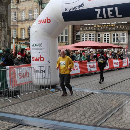 05.10.2025 - 20. swb-Marathon Bremen Yannick Fuchs http://msf.ph/oto/9249605 05.10.2025 11:13:12 Ziel 10041, 11118, 11170, 11494 meine-sportfotos.de