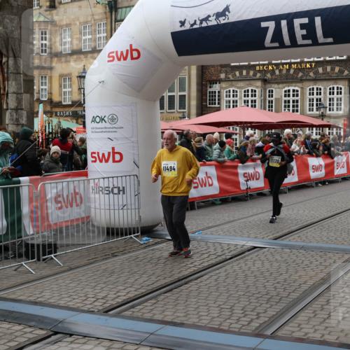 05.10.2025 - 20. swb-Marathon Bremen Yannick Fuchs http://msf.ph/oto/9249617 05.10.2025 11:13:12 Ziel 10041, 11118, 11170, 11494 meine-sportfotos.de
