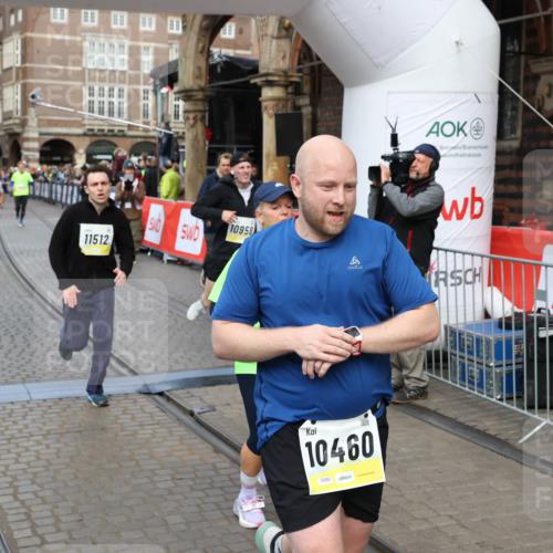 05.10.2025 - 20. swb-Marathon Bremen Yannick Fuchs http://msf.ph/oto/9249658 05.10.2025 10:53:20 Ziel 9449, 9703, 9834, 9956, 10128, 10242, 10349, 10460, 10466, 10806, 10958, 11300, 11377, 11510, 11512 meine-sportfotos.de