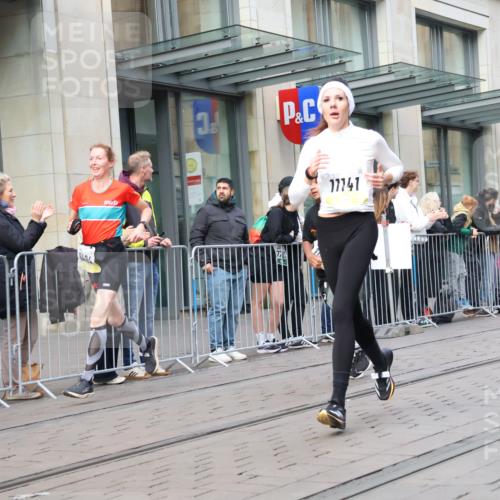 05.10.2025 - 20. swb-Marathon Bremen Strokosch-Dieckow http://msf.ph/oto/9249660 05.10.2025 10:53:29 Ziel 9313, 9456, 9494, 9548, 9701, 9934, 10020, 10046, 10075, 10163, 10310, 10416, 10484, 10616, 10642, 10696, 10785, 10906, 10925, 10966, 11046, 11141, 11152, 11246, 11339, 11383, 11445, 11533, 9313, 9456, 9494, 9548, 9701, 9934, 10020, 10046, 10075, 10163, 10310, 10416, 10484, 10616, 10642, 10696, 10785, 10906, 10925, 10966, 11046, 11141, 11152, 11246, 11339, 11383, 11445, 11533 meine-sportfotos.de