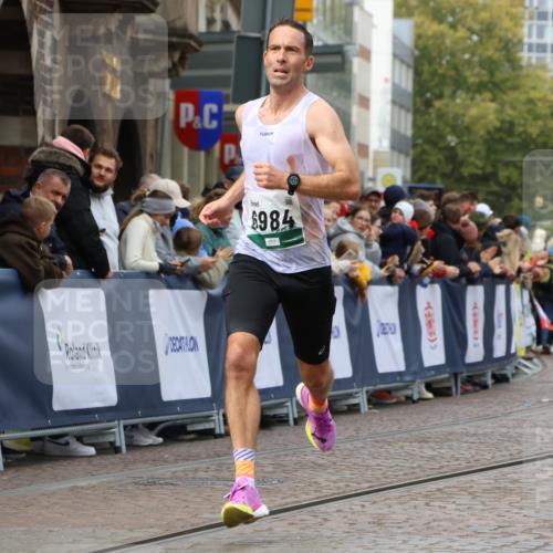 05.10.2025 - 20. swb-Marathon Bremen Strokosch-Dieckow http://msf.ph/oto/9249672 05.10.2025 12:47:38 Ziel 1688, 6984 meine-sportfotos.de