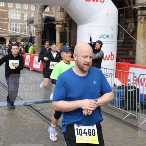 05.10.2025 - 20. swb-Marathon Bremen Yannick Fuchs http://msf.ph/oto/9249676 05.10.2025 10:53:21 Ziel 9449, 9703, 9834, 9956, 10242, 10349, 10460, 10466, 10806, 10958, 10993, 11300, 11377, 11510, 11512 meine-sportfotos.de