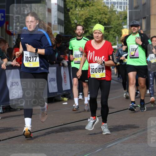 05.10.2025 - 20. swb-Marathon Bremen Strokosch-Dieckow http://msf.ph/oto/9249705 05.10.2025 11:00:25 Ziel 7178, 7215, 9173, 9177, 9531, 10063, 10067, 10071, 10217, 10504, 10794, 10930, 11003, 11255, 11534, 11595, 11610, 11619, 11699 meine-sportfotos.de