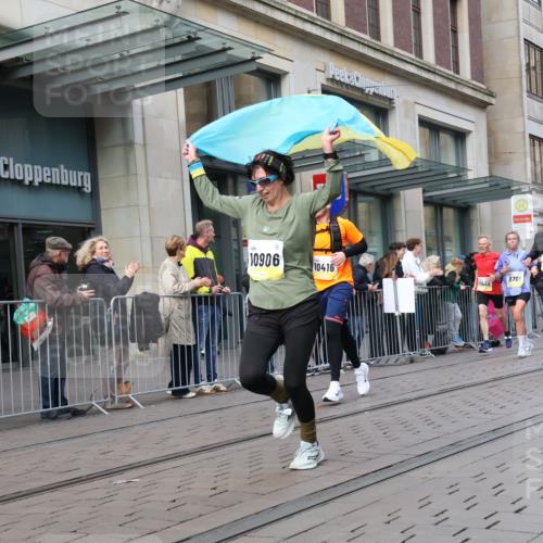 05.10.2025 - 20. swb-Marathon Bremen Strokosch-Dieckow http://msf.ph/oto/9249727 05.10.2025 10:53:31 Ziel 9313, 9456, 9494, 9520, 9548, 9701, 9807, 9835, 9934, 10020, 10046, 10075, 10163, 10416, 10484, 10616, 10696, 10785, 10906, 10925, 10966, 11046, 11141, 11152, 11339, 11383, 11445, 11533, 11593, 9313, 9456, 9494, 9520, 9548, 9701, 9807, 9835, 9934, 10020, 10046, 10075, 10163, 10416, 10484, 10616, 10696, 10785, 10906, 10925, 10966, 11046, 11141, 11152, 11339, 11383, 11445, 11533, 11593 meine-sportfotos.de