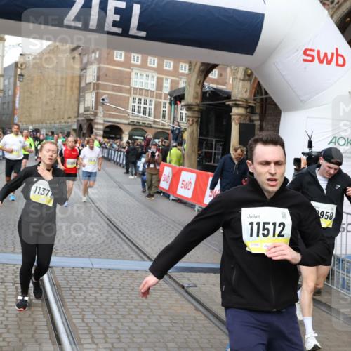 05.10.2025 - 20. swb-Marathon Bremen Yannick Fuchs http://msf.ph/oto/9249747 05.10.2025 10:53:22 Ziel 9449, 9703, 9834, 9956, 10242, 10349, 10460, 10466, 10806, 10958, 10993, 11377, 11510, 11512 meine-sportfotos.de