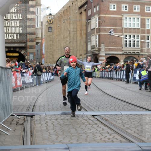05.10.2025 - 20. swb-Marathon Bremen Yannick Fuchs http://msf.ph/oto/9249792 05.10.2025 10:44:23 Ziel 10044, 10348, 10649, 10816, 11645, 11648, 11659 meine-sportfotos.de
