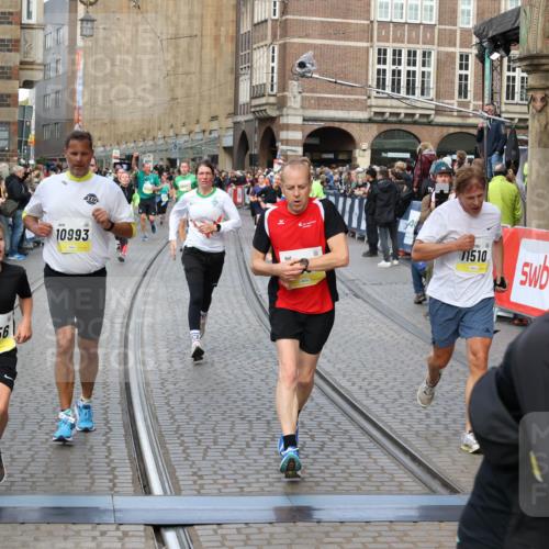 05.10.2025 - 20. swb-Marathon Bremen Yannick Fuchs http://msf.ph/oto/9249823 05.10.2025 10:53:23 Ziel 9449, 9703, 9834, 9956, 10242, 10349, 10460, 10466, 10806, 10958, 10993, 11175, 11377, 11510, 11512 meine-sportfotos.de