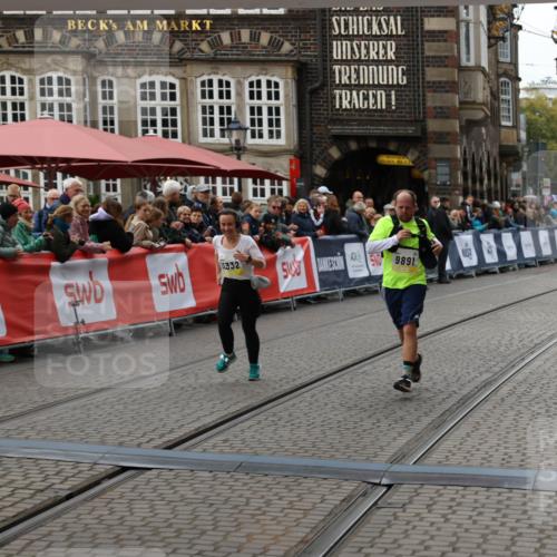 05.10.2025 - 20. swb-Marathon Bremen Yannick Fuchs http://msf.ph/oto/9249824 05.10.2025 11:13:20 Ziel 9891, 11170, 11332 meine-sportfotos.de