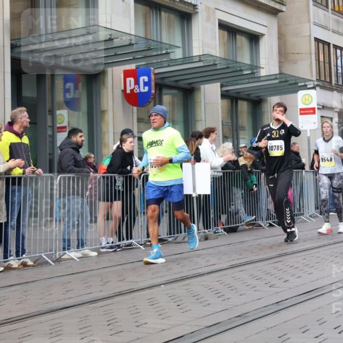 05.10.2025 - 20. swb-Marathon Bremen Strokosch-Dieckow http://msf.ph/oto/9249845 05.10.2025 10:53:35 Ziel 9313, 9456, 9494, 9520, 9548, 9701, 9807, 9835, 9934, 10019, 10020, 10046, 10075, 10163, 10416, 10484, 10616, 10631, 10662, 10696, 10785, 10906, 10966, 11141, 11151, 11152, 11303, 11339, 11383, 11432, 11445, 11533, 11593, 9313, 9456, 9494, 9520, 9548, 9701, 9807, 9835, 9934, 10019, 10020, 10046, 10075, 10163, 10416, 10484, 10616, 10631, 10662, 10696, 10785, 10906, 10966, 11141, 11151, 11152, 11303, 11339, 11383, 11432, 11445, 11533, 11593 meine-sportfotos.de