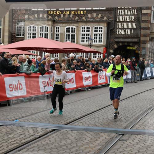 05.10.2025 - 20. swb-Marathon Bremen Yannick Fuchs http://msf.ph/oto/9249855 05.10.2025 11:13:20 Ziel 9891, 11170, 11332 meine-sportfotos.de