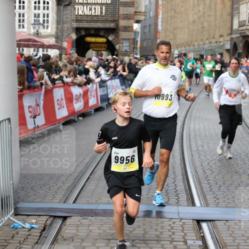 05.10.2025 - 20. swb-Marathon Bremen Yannick Fuchs http://msf.ph/oto/9249871 05.10.2025 10:53:24 Ziel 9449, 9539, 9834, 9956, 10242, 10317, 10349, 10460, 10466, 10806, 10958, 10993, 11175, 11377, 11510, 11512 meine-sportfotos.de
